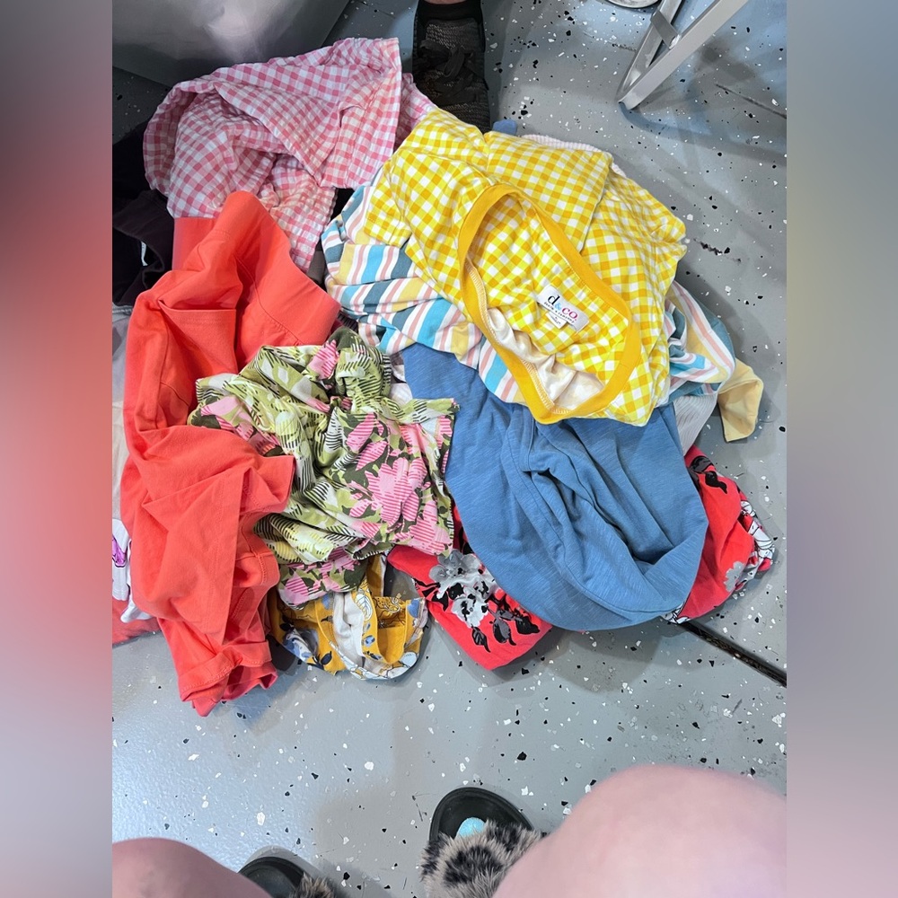 D&CO LOT Assortment of clothes LIKE NEW